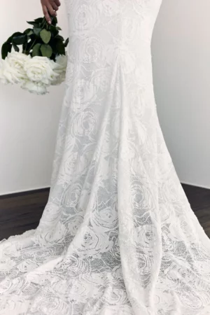 Jednoduché Svatební Šaty Bazar 11 robe de mariee boheme avec traine longue 720x