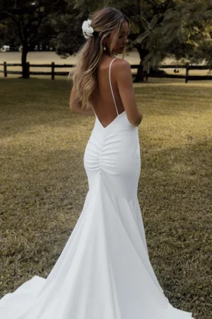 Béžové Bolerko Přes Svatební Šaty 9 robe de mariee boheme chic blanche 720x