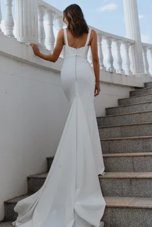 Jak Ušít Jednoduché Svatební Šaty 5 robe de mariee boheme decollete carre dos 1080x